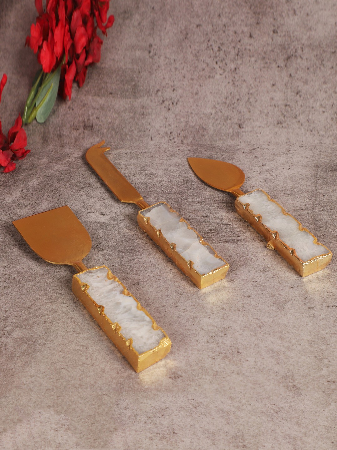 

HOMEARTE Agate White & Gold Toned 3 Pieces Steel Cheese Cutlery