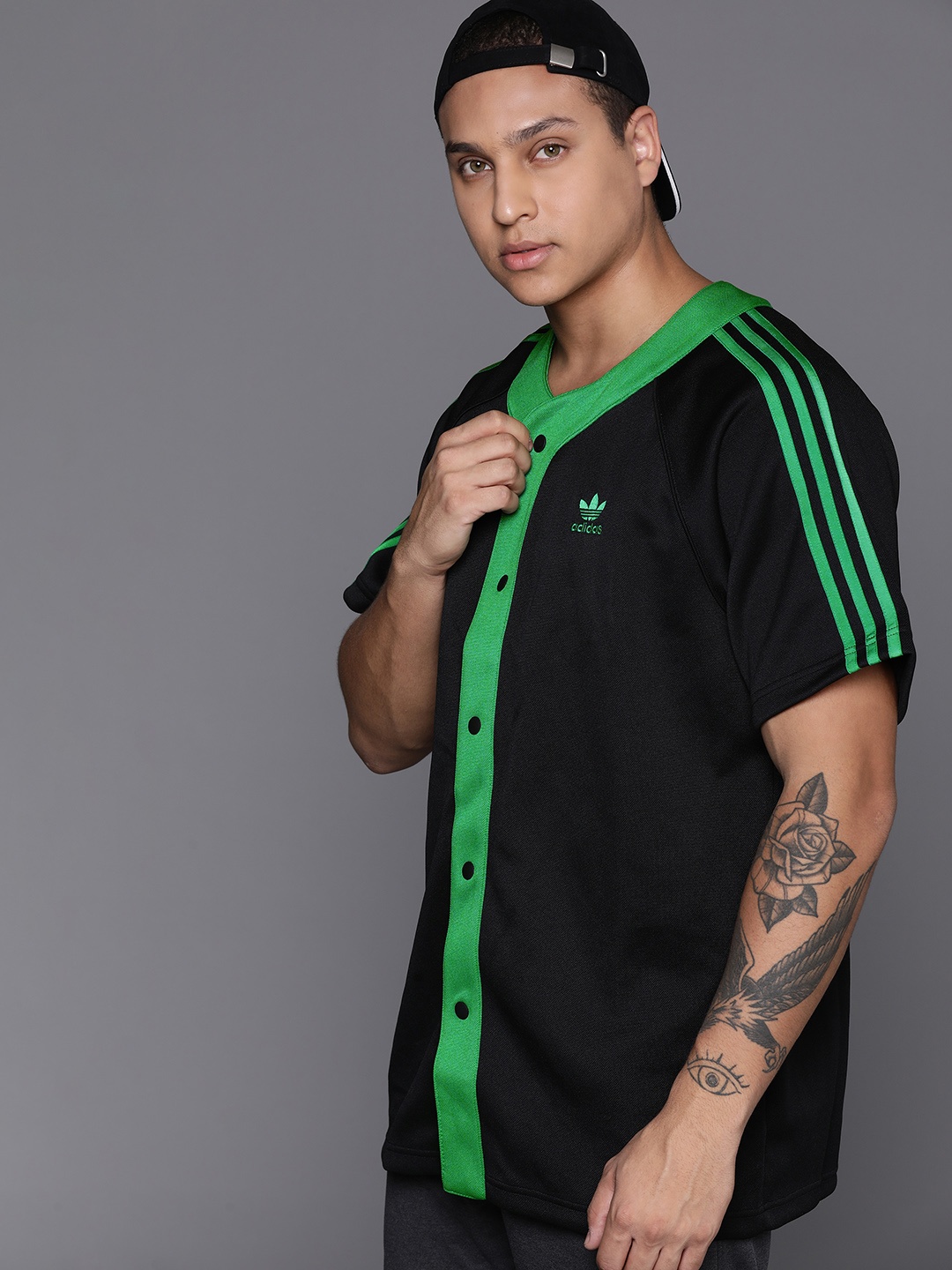 

ADIDAS Originals Unisex Adicolor Classics+ Short Sleeve Shirt, Black