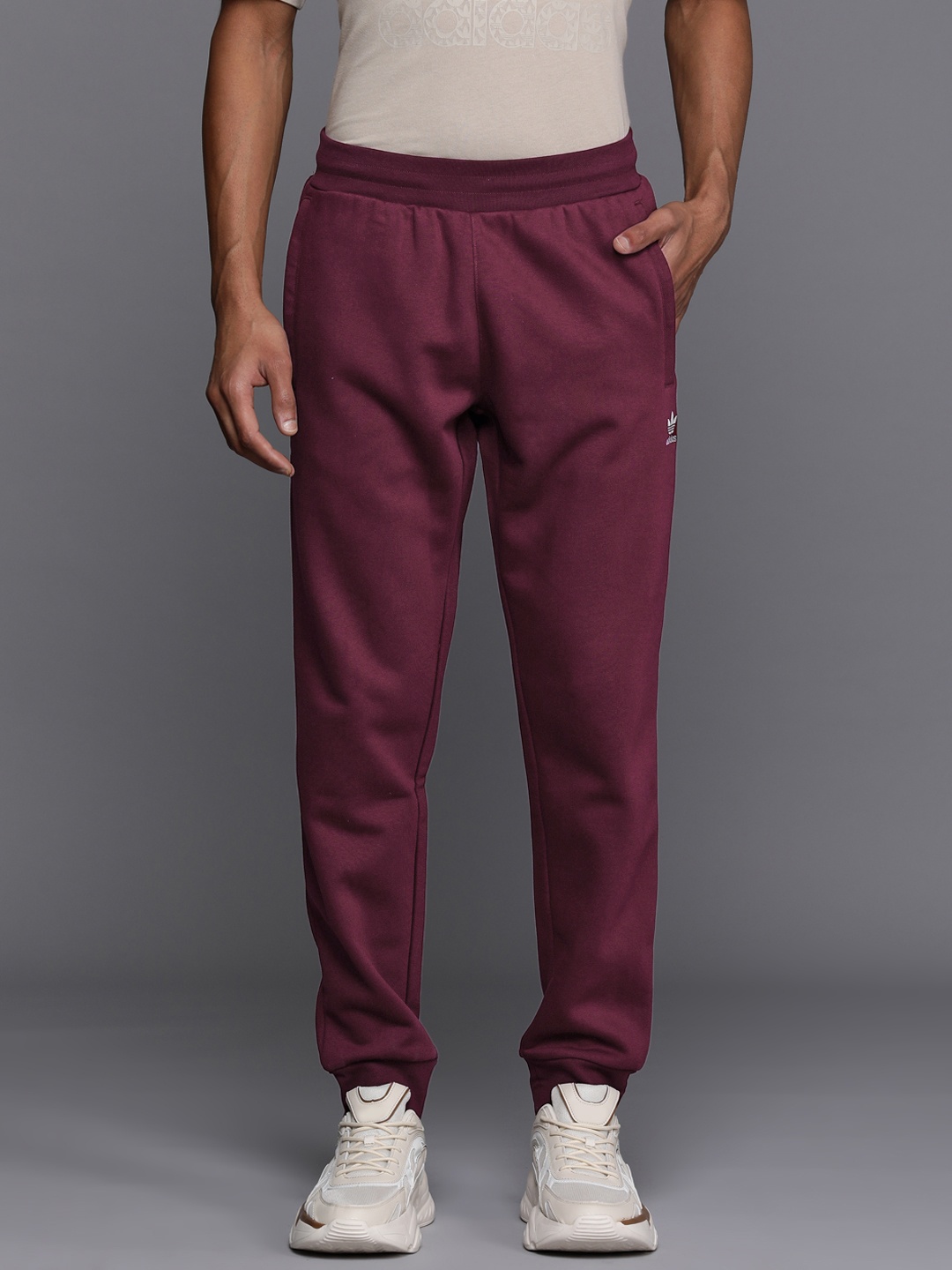 

ADIDAS Originals Men Trefoil Essentials Joggers, Maroon