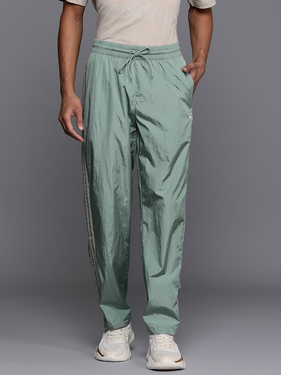 

ADIDAS Originals Men 3-Striped Basketball Warm Up Track Pants, Green