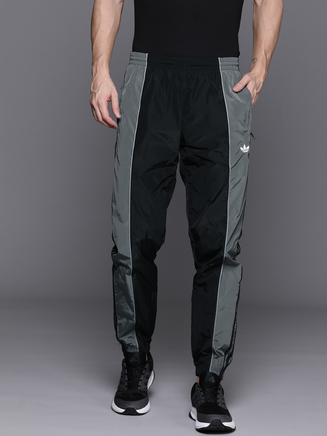 

ADIDAS Originals Men Colourblocked 3-Striped Joggers, Black