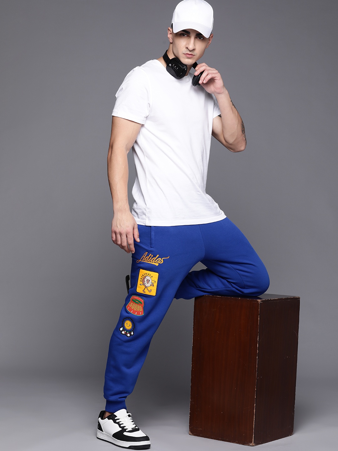 

ADIDAS Originals Collegiate Badge Track Pants, Blue