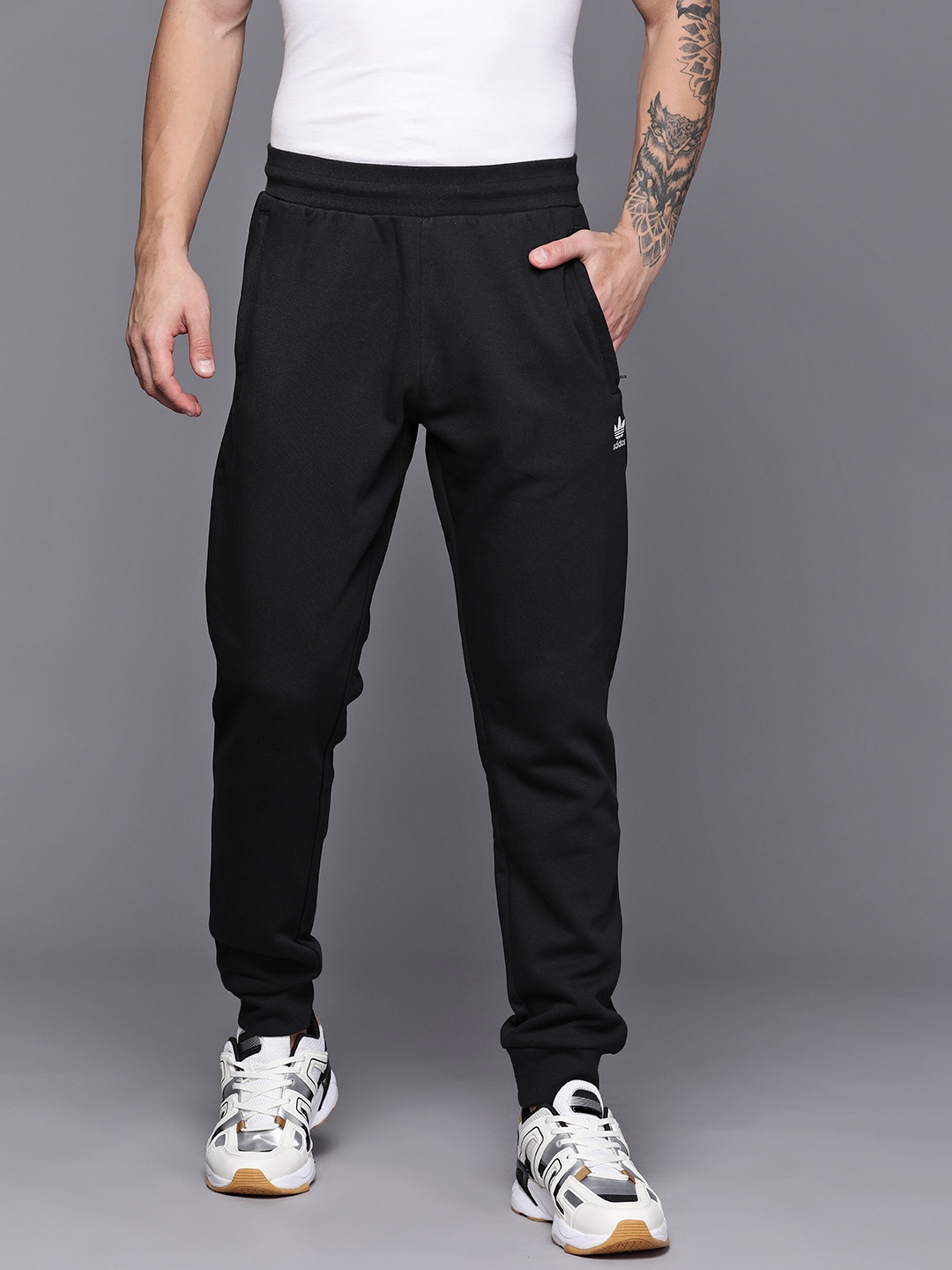 

ADIDAS Originals Men Trefoil Essentials Joggers, Black