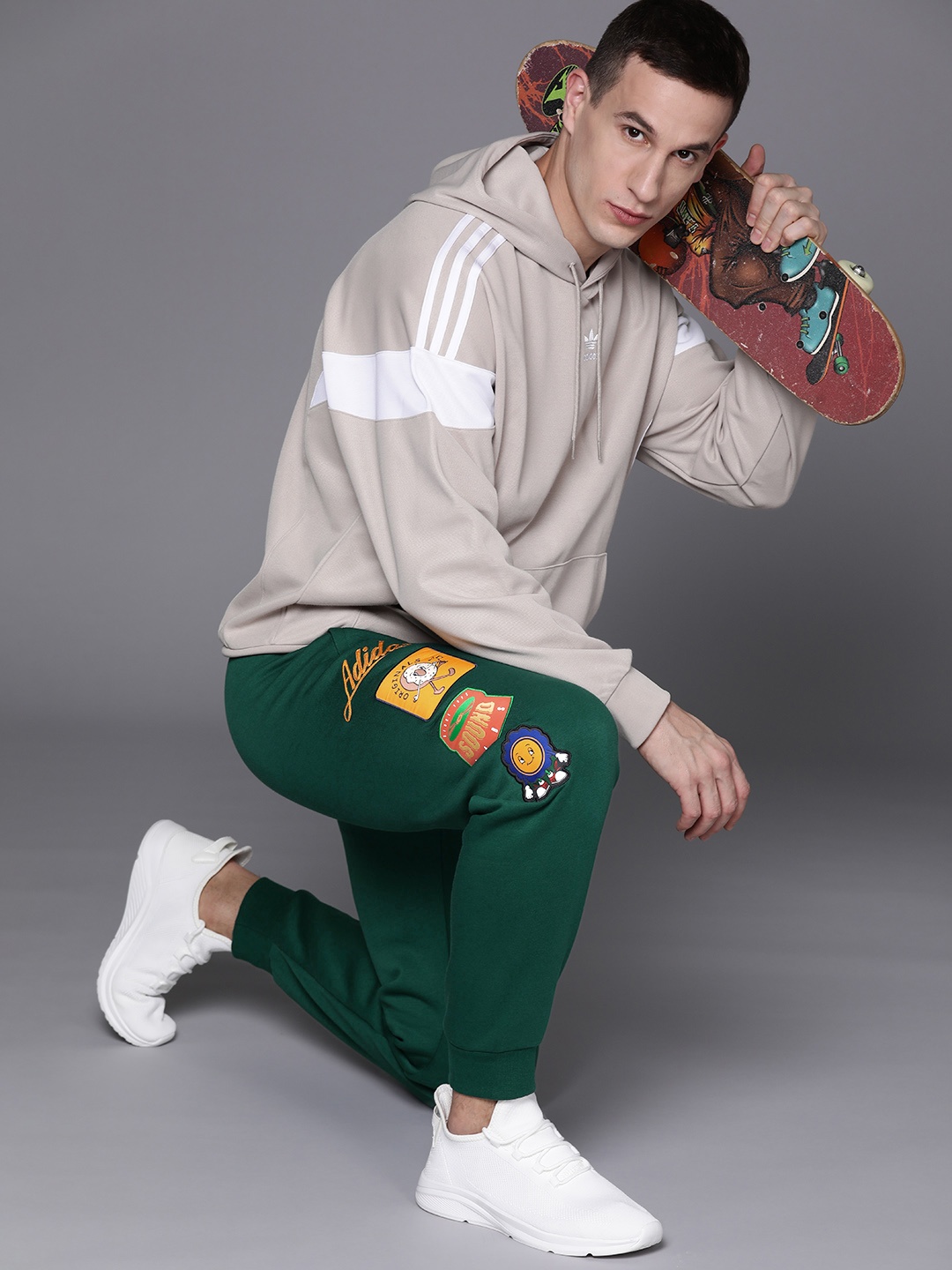 

ADIDAS Originals Men Collegiate Badge Sweat Joggers, Green