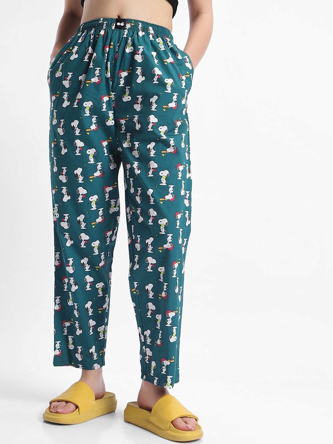 

Bewakoof Women Graphic Snoopy Printed Cotton Lounge Pants, Teal
