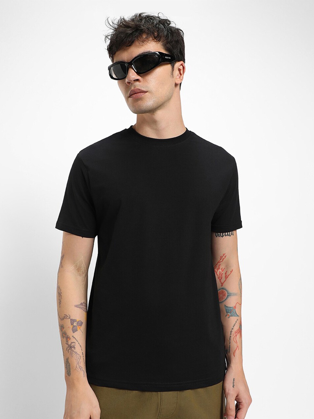 

Bewakoof Black T-shirt