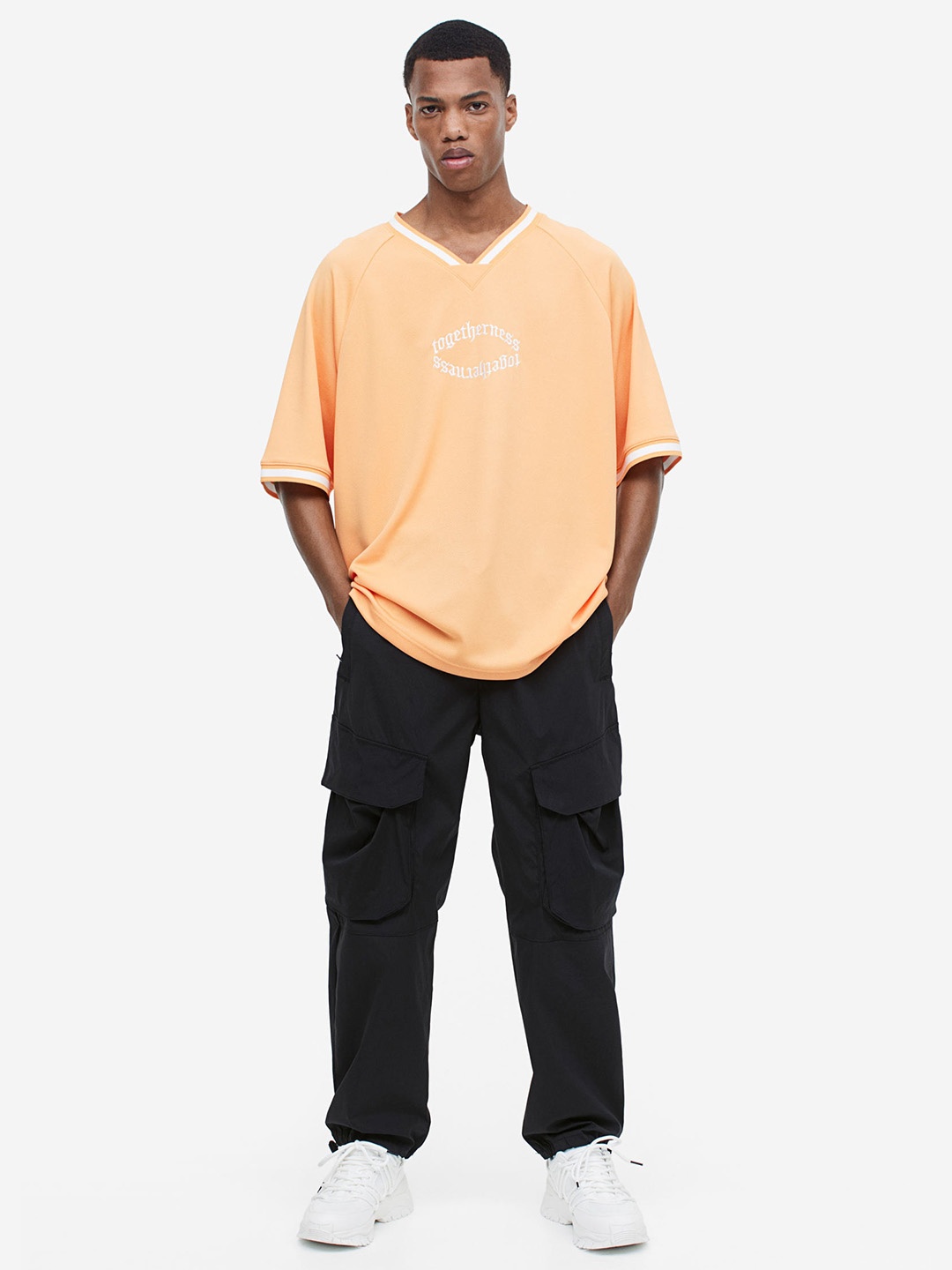 

H&M Men Relaxed Fit Nylon Cargo Trousers, Black