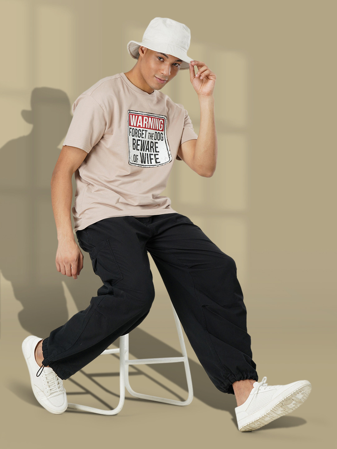 

Bene Kleed Men Parachute Fit Mid-Rise Pure Cotton Cargo Trousers, Black