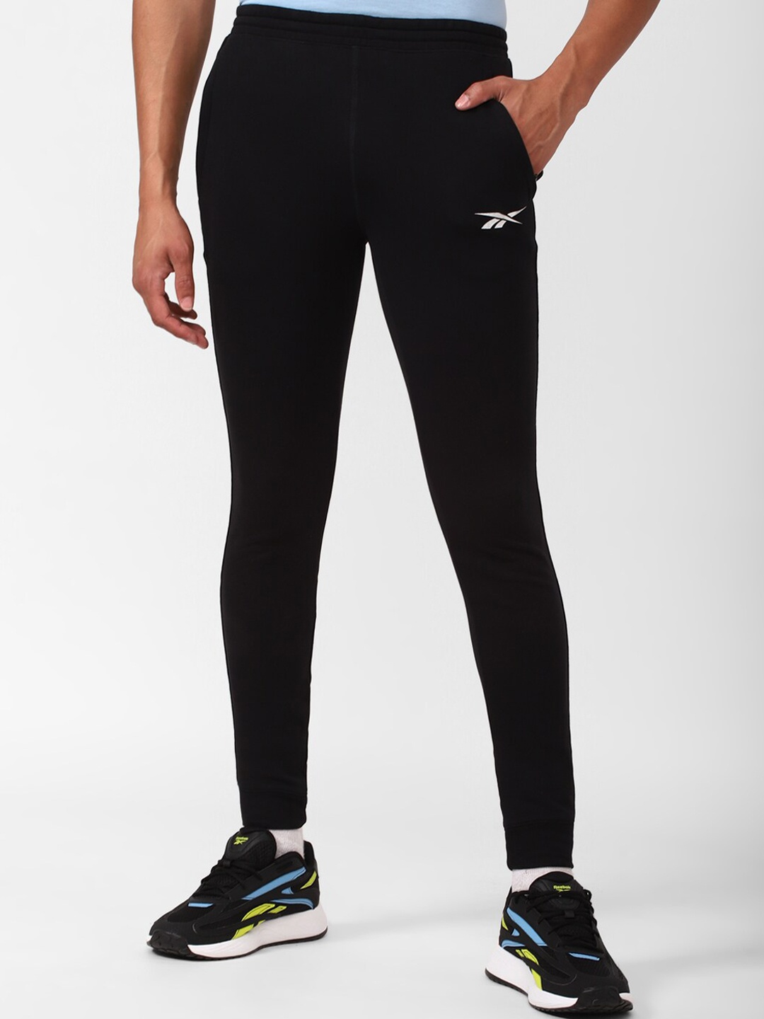 

Reebok Men TE Linear Logo FT Track Pants, Black