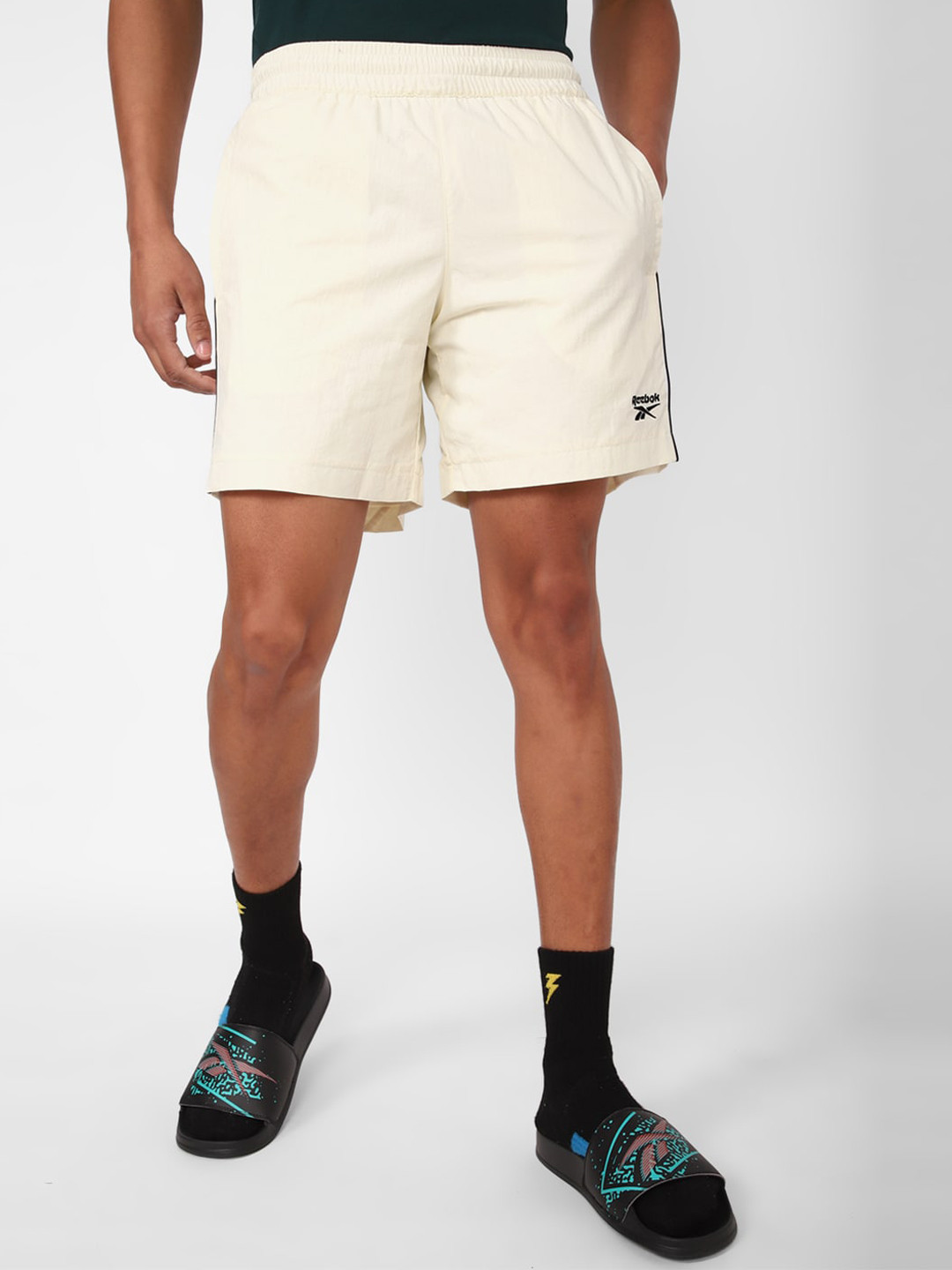 

Reebok Men Rbk Classics CL F FR Sports Shorts, Cream