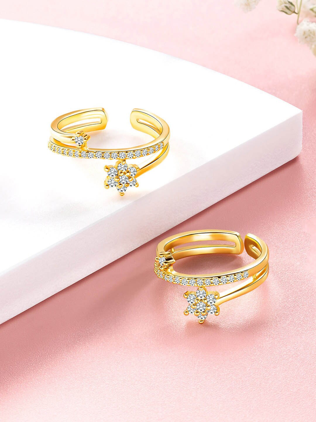 

Peora Gold-Plated CZ-Studded Flower charm Toe Rings