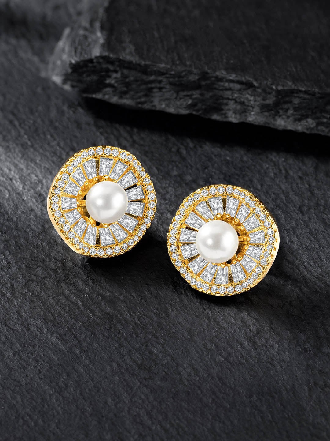 

Peora Gold-Plated Contemporary Studs Earrings