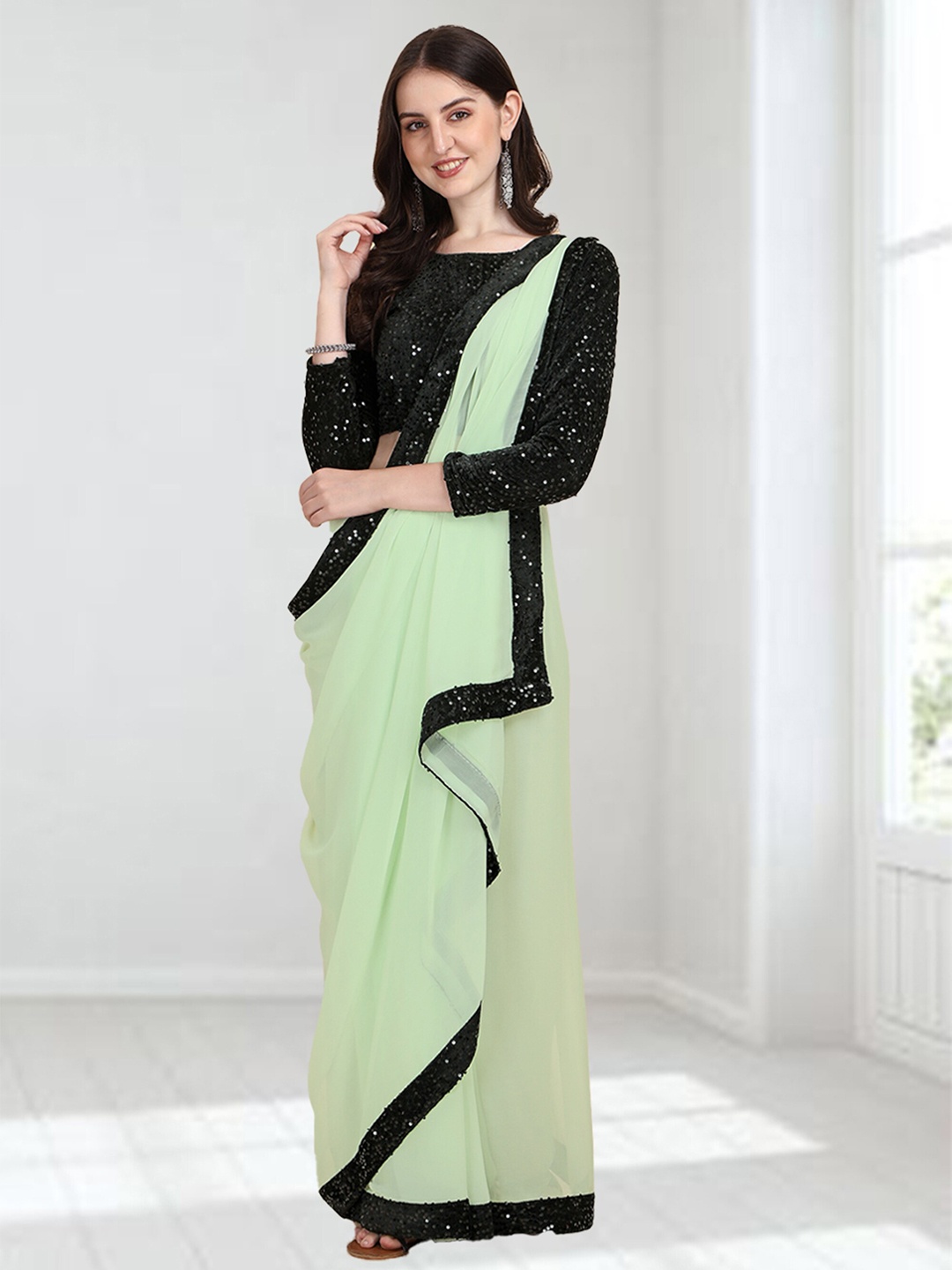 

N N ENTERPRISE Embellished Sequinned Party Saree, Green