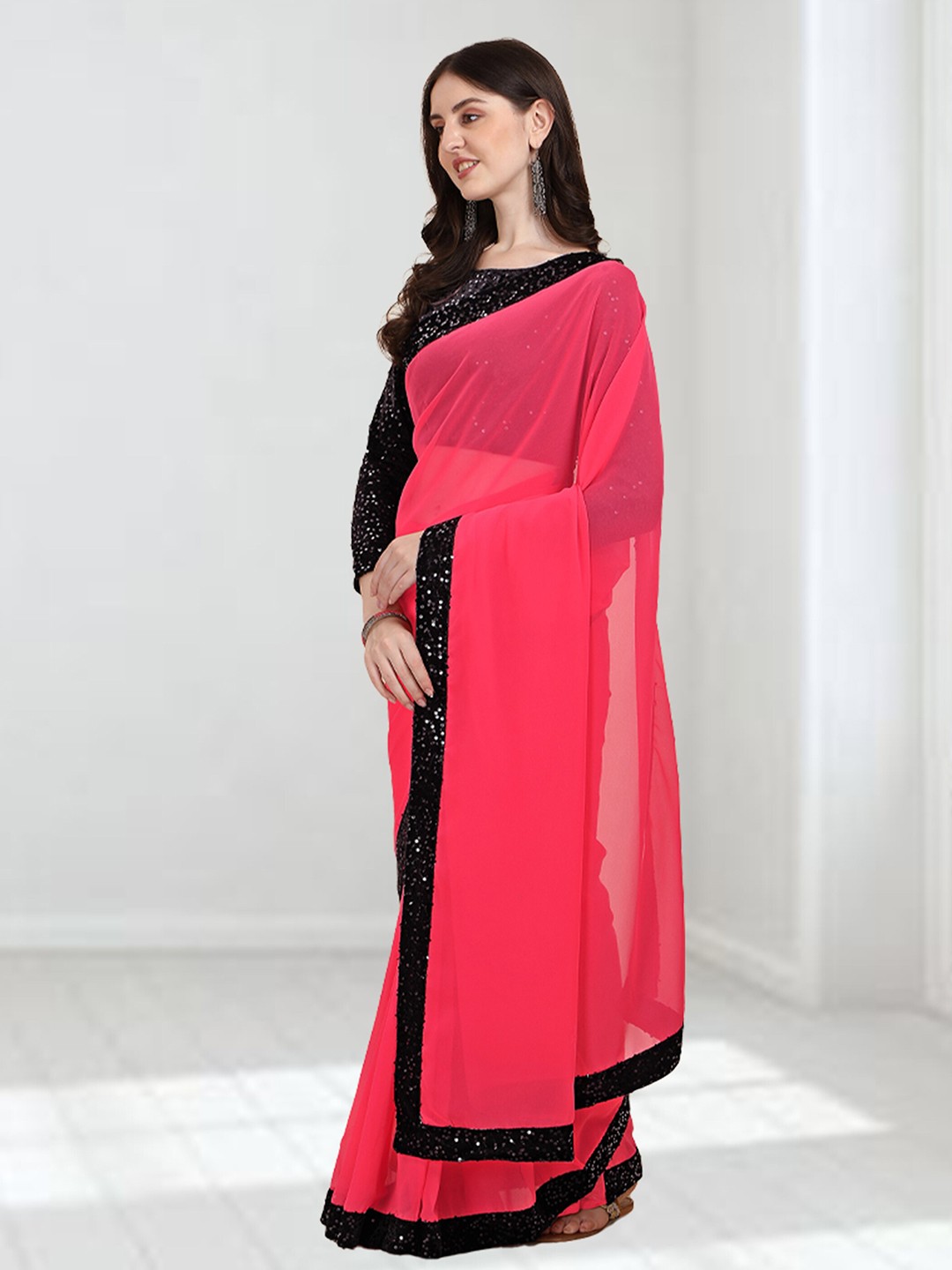 

N N ENTERPRISE Embellished Sequinned Party Saree, Pink