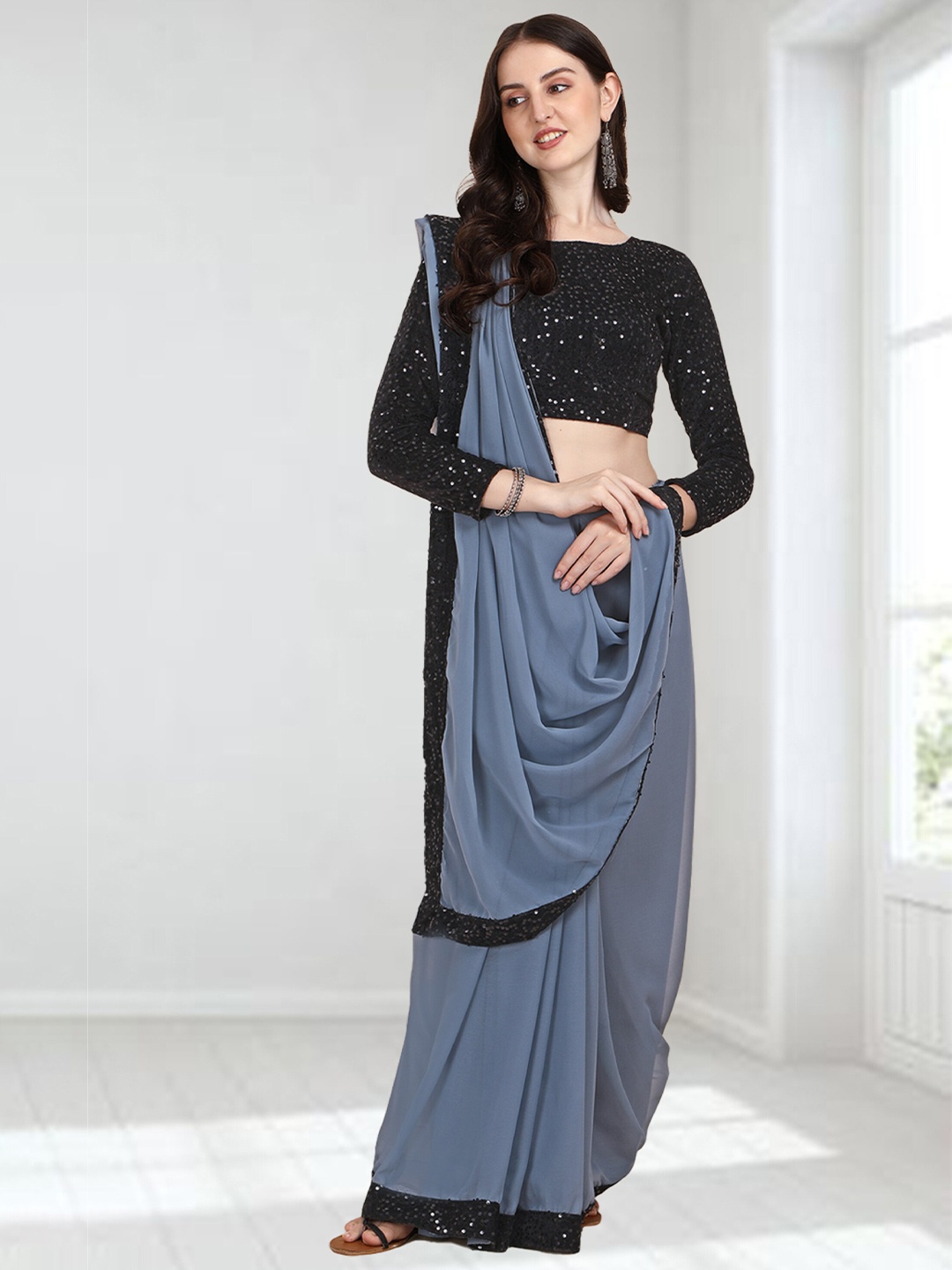 

N N ENTERPRISE Sequence Border Saree, Grey