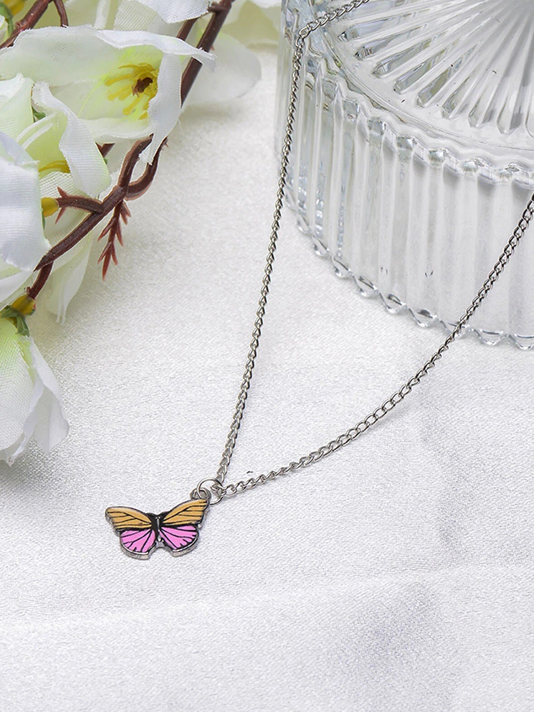 

Pinapes Unisex Silver-Plated Statement Necklace