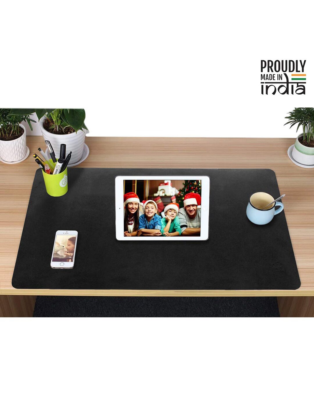 

THE CLOWNFISH Green Textured Desk Mat, Black