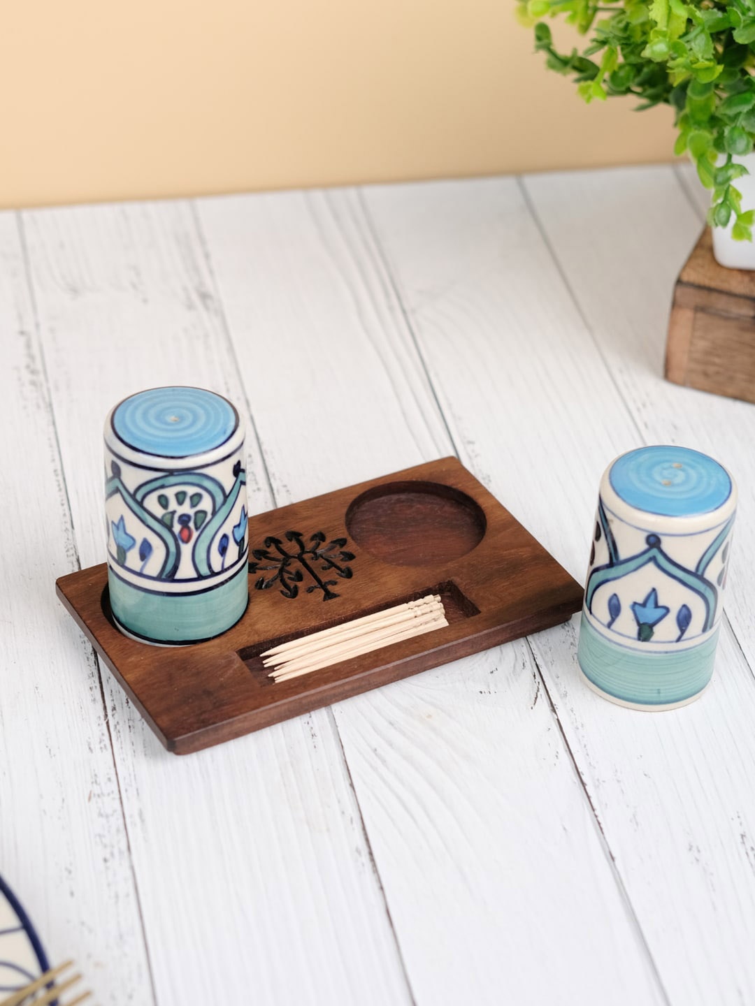 

VarEesha Brown & Blue Printed Salt & Pepper Shaker & Wooden Toothpick Holder