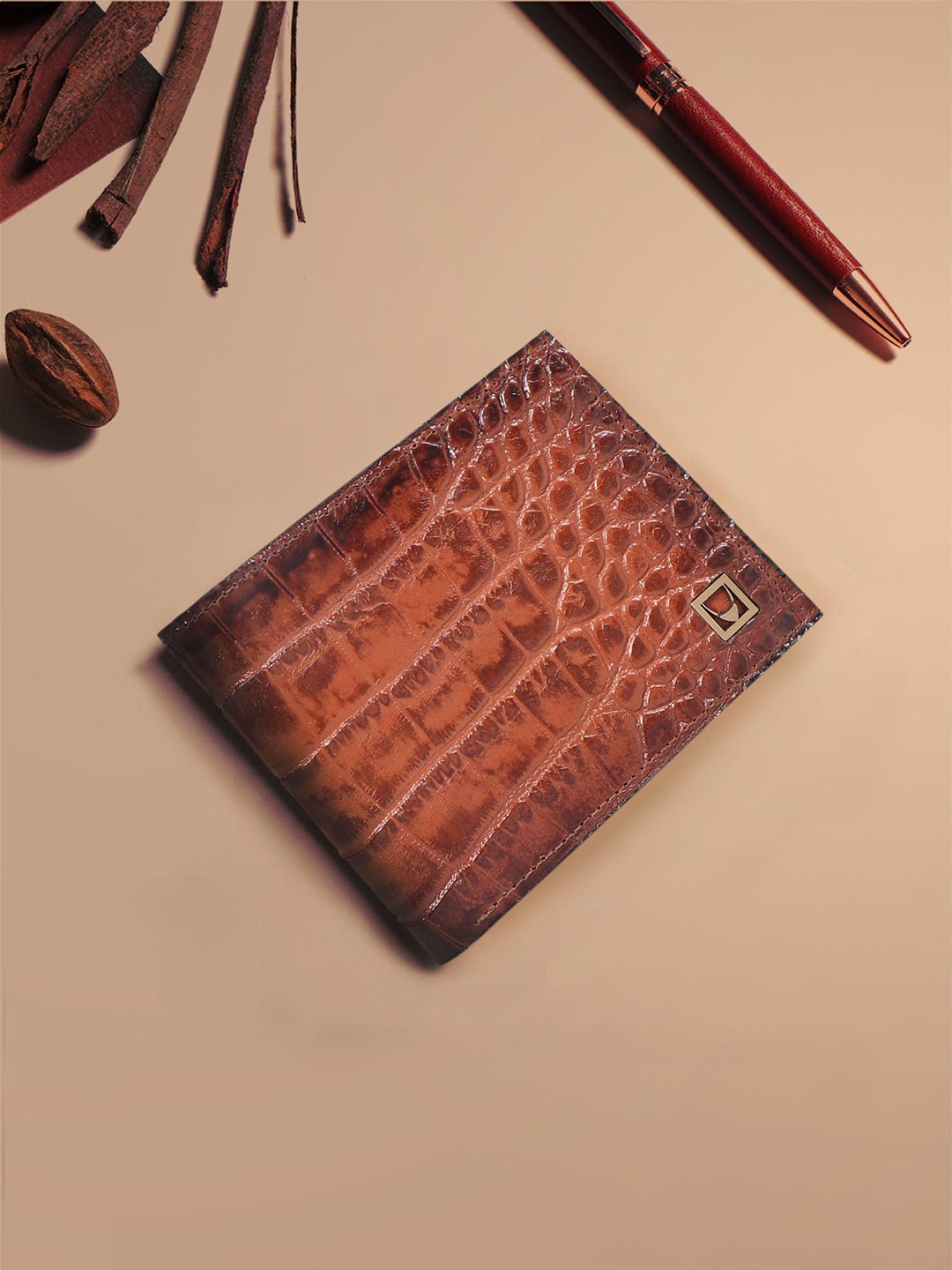 

Hidesign Men Textured Leather Two Fold Wallet, Tan