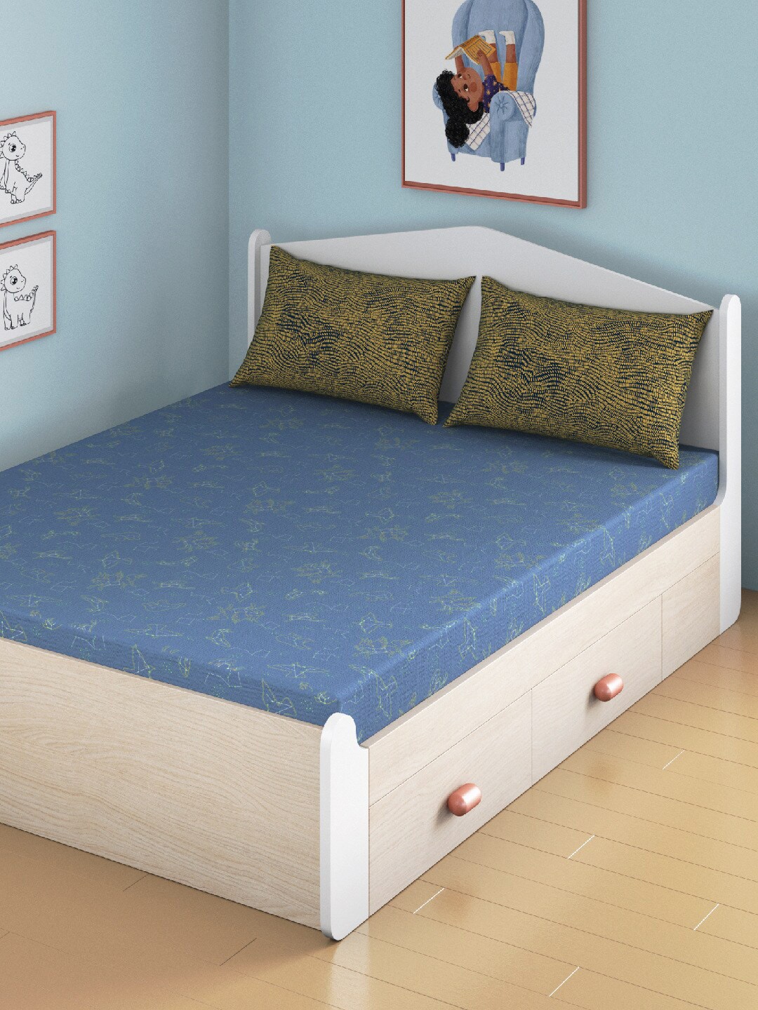 

Smartsters Constellation Glow Blue & Yellow Graphic 180 TC Fitted Cotton Queen Bedsheet