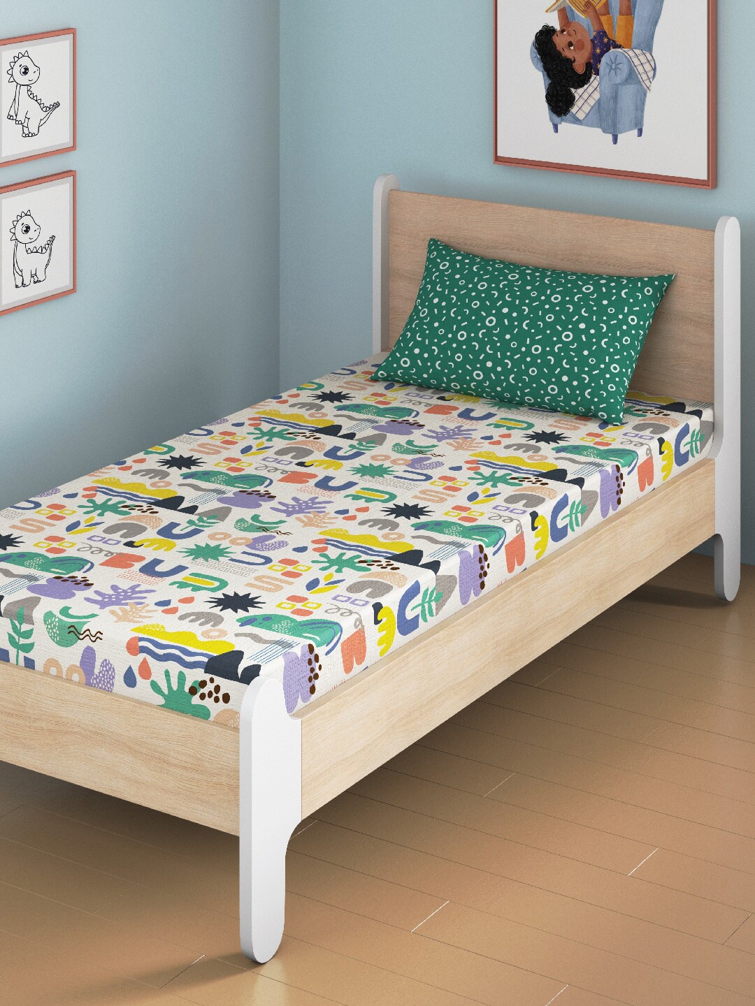 

Smartsters Oodles of Doodles White & Green Graphic 180 TC Fitted Cotton Single Bedsheet