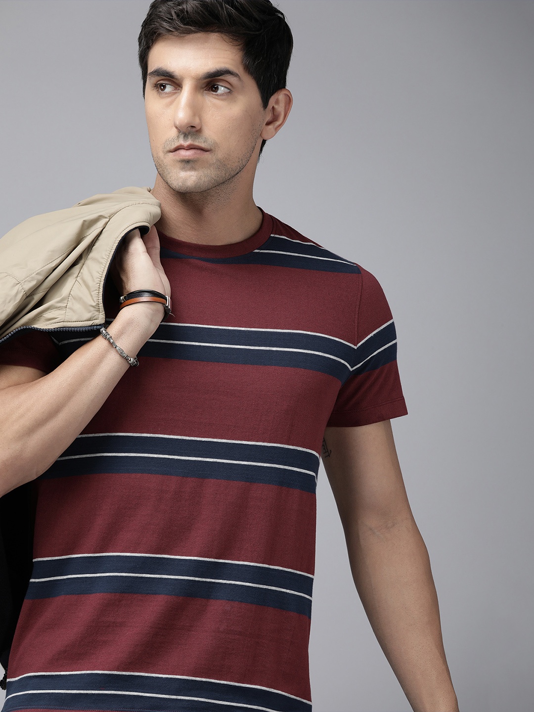 

Roadster Men Striped Regular Fit T-shirt, Red