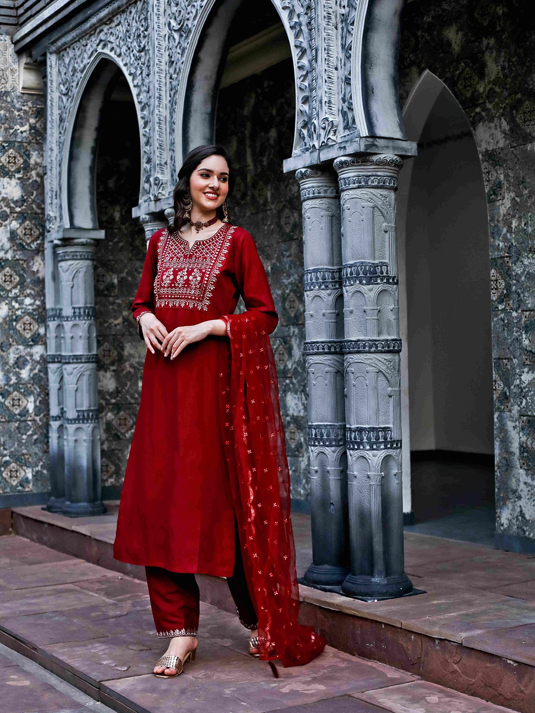 

Nayo Ethnic Motifs Yoke Design Regular Mirror Work Kurta with Palazzos & With Dupatta, Maroon