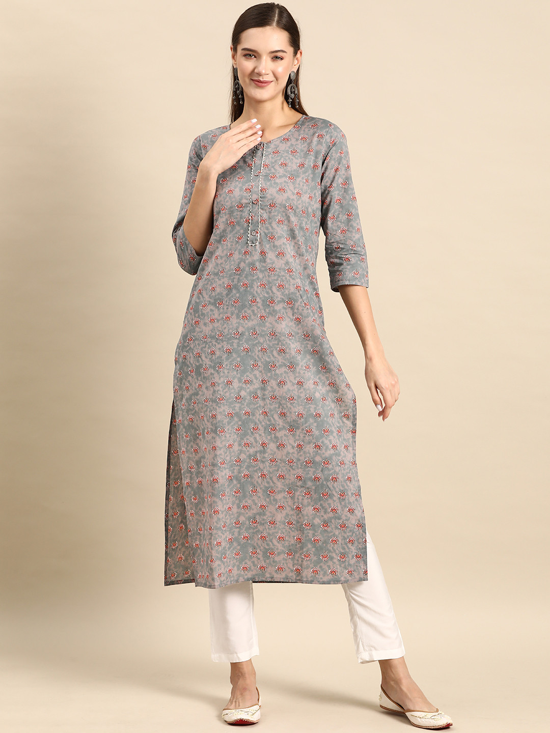 

Nayo Women Ethnic Motifs Printed Gotta Patti Cotton Kurta, Grey