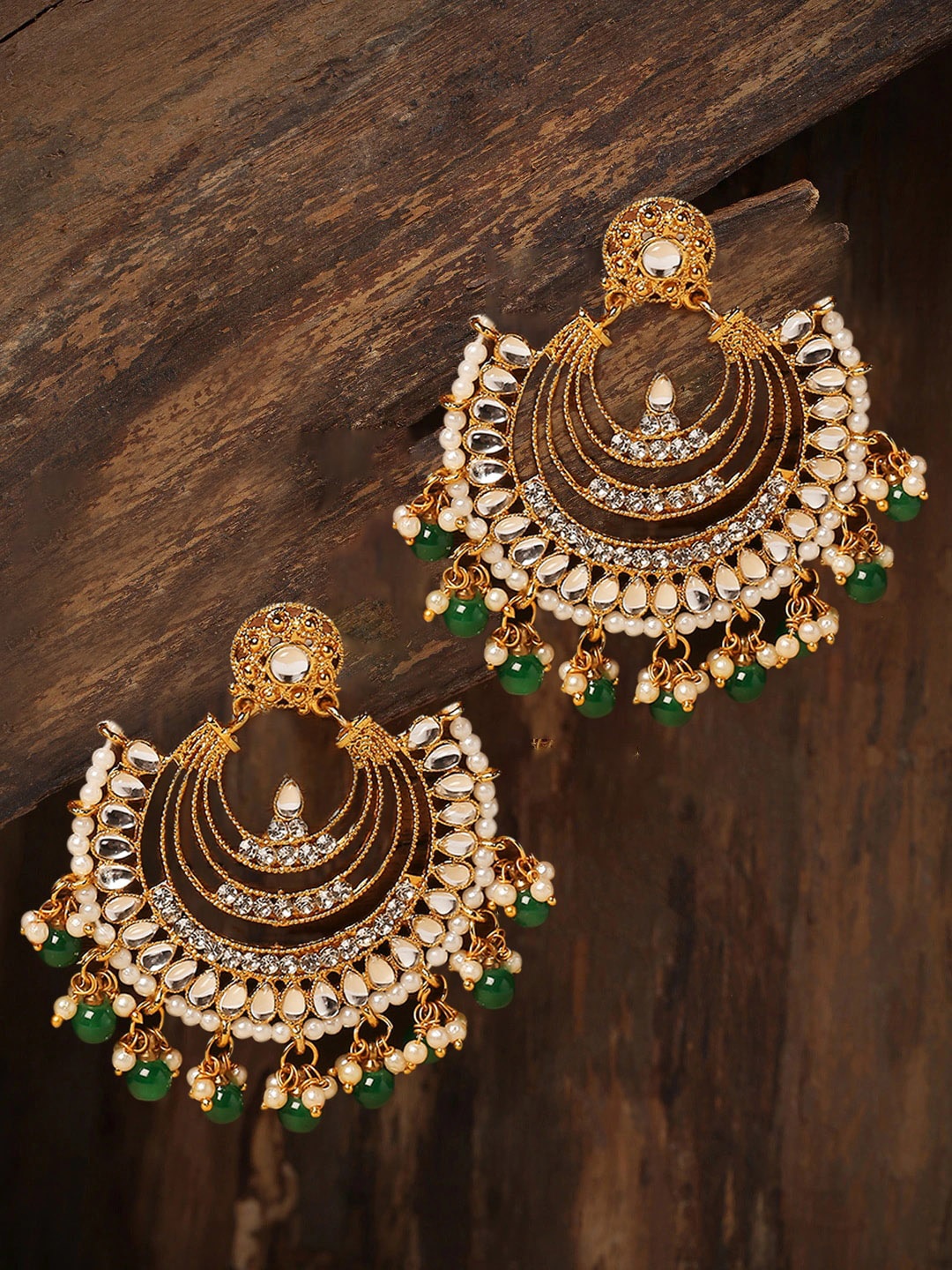 

OOMPH Gold Plated Contemporary Kundan Studded & Beaded Chandbalis