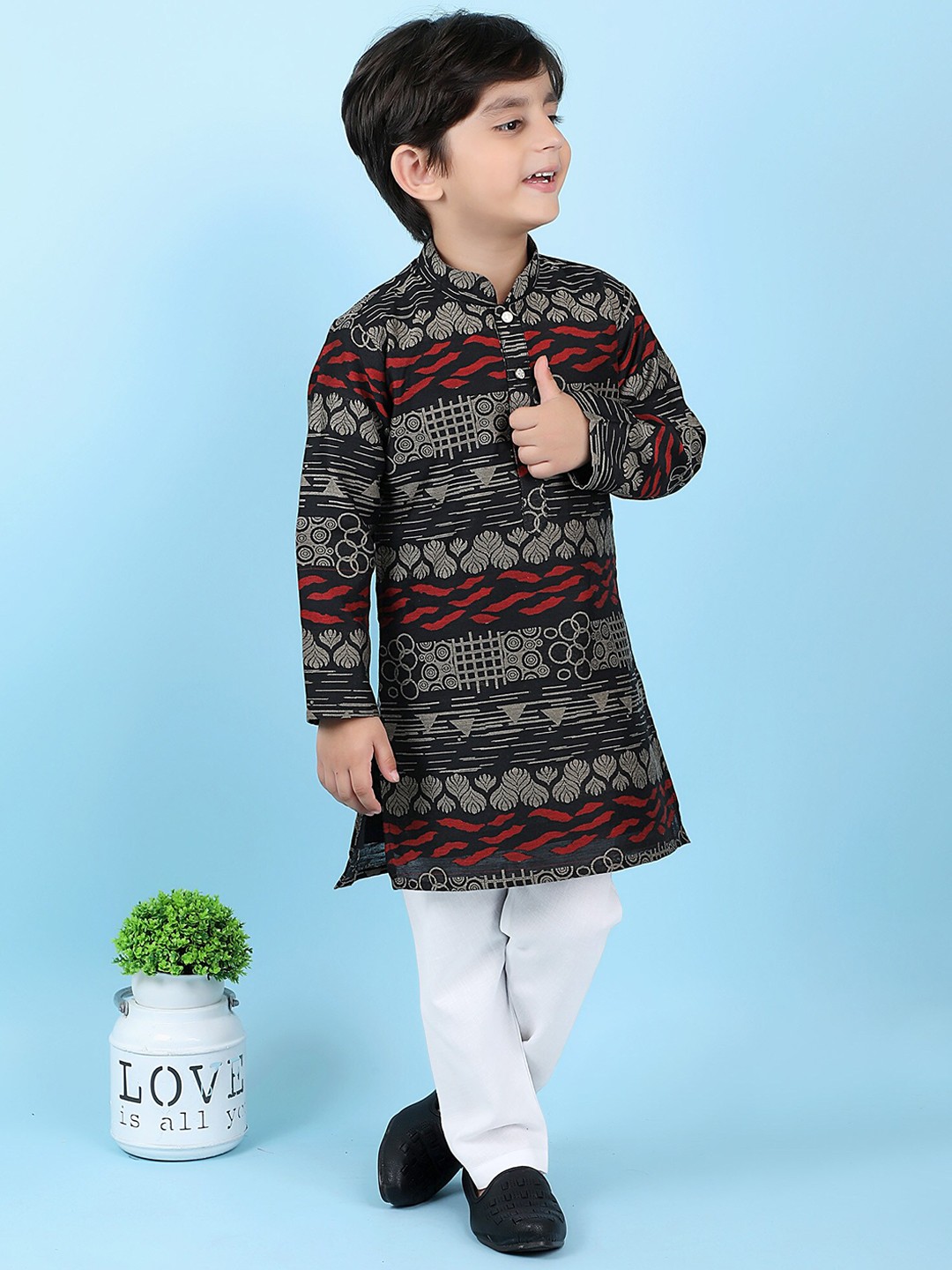 

KIDS FARM Boys Abstract Woven Design Chanderi Silk Kurta With Pyjamas, Black
