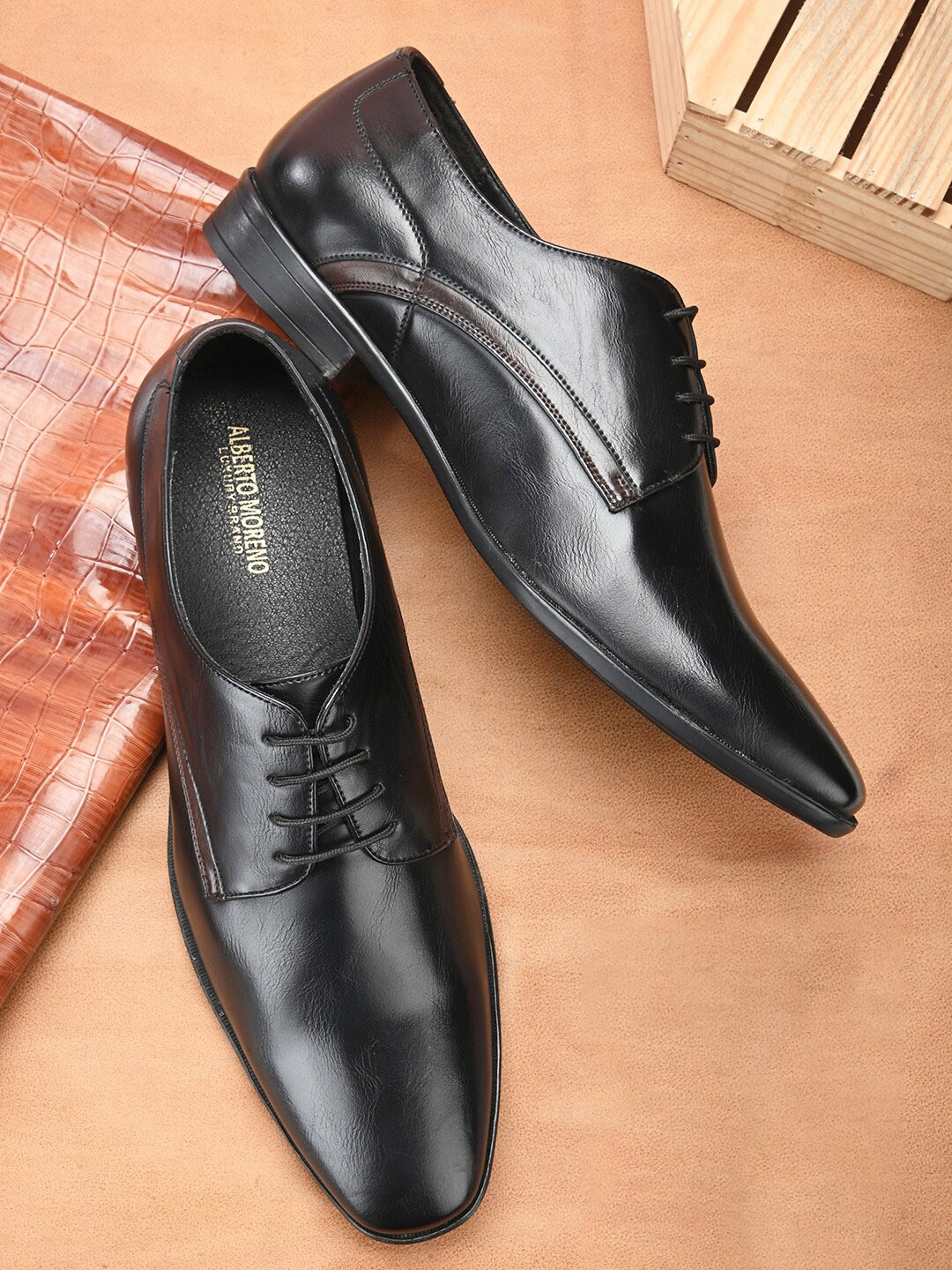 

ALBERTO MORENO Men Textured Formal Derbys, Black