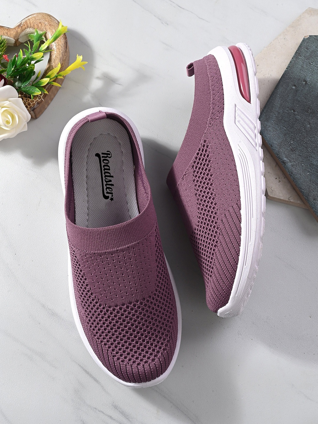 

The Roadster Lifestyle Co. Women Mauve & White Slip On Walking Shoes
