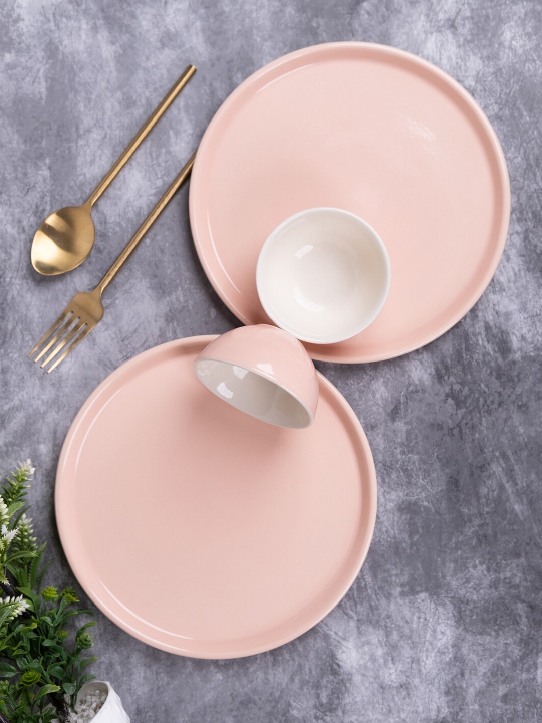 

VarEesha Pink & White 8 Pieces Ceramic Glossy Dinner Set