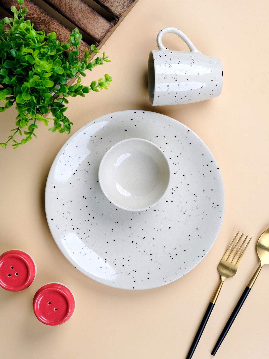 

VarEesha Vanilla White 3-Pieces Ceramic Glossy Dinner Set