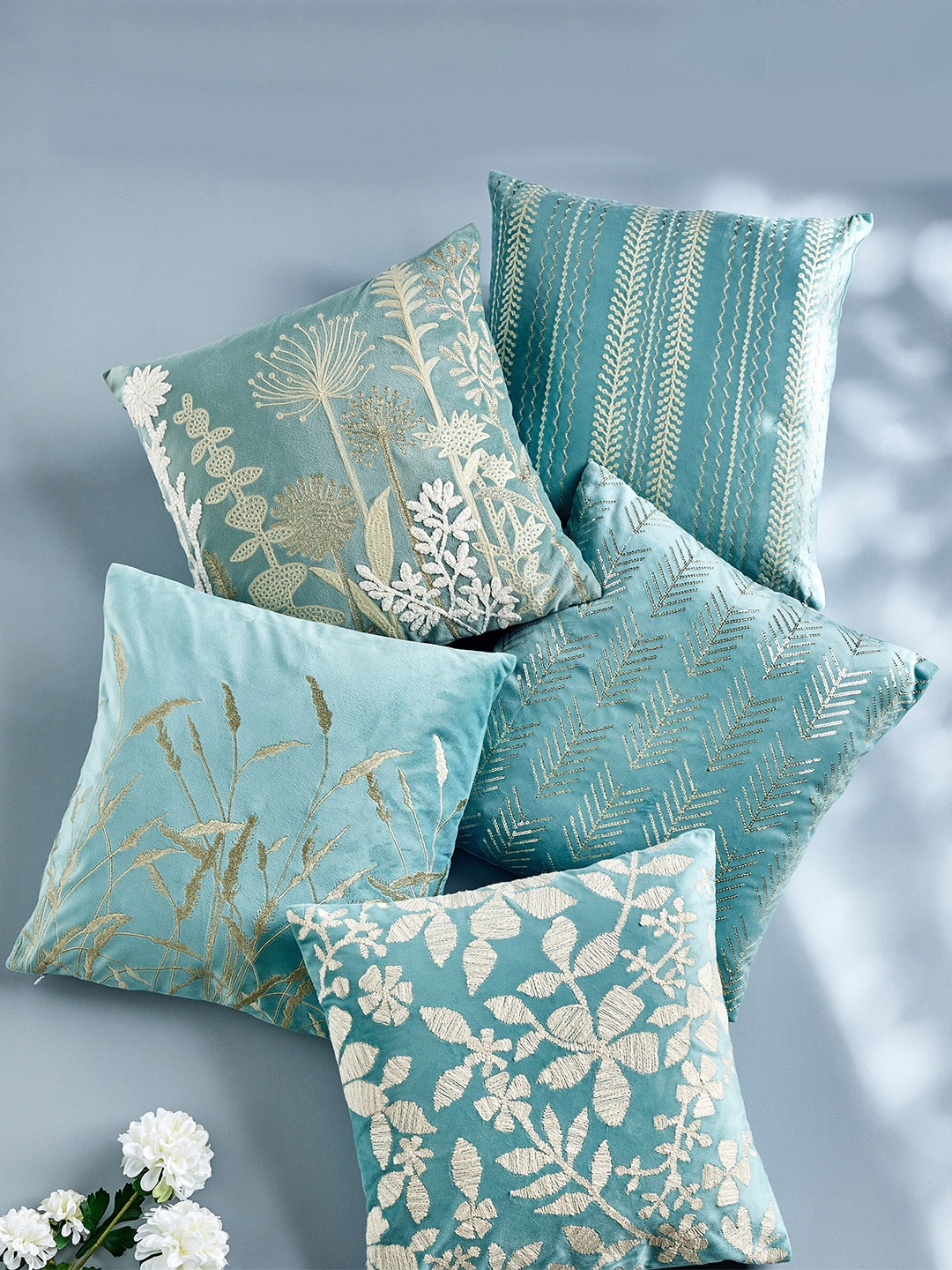 

Home Centre Endura Teal & Gold-Toned Ethnic Motifs Square Cushion Cover