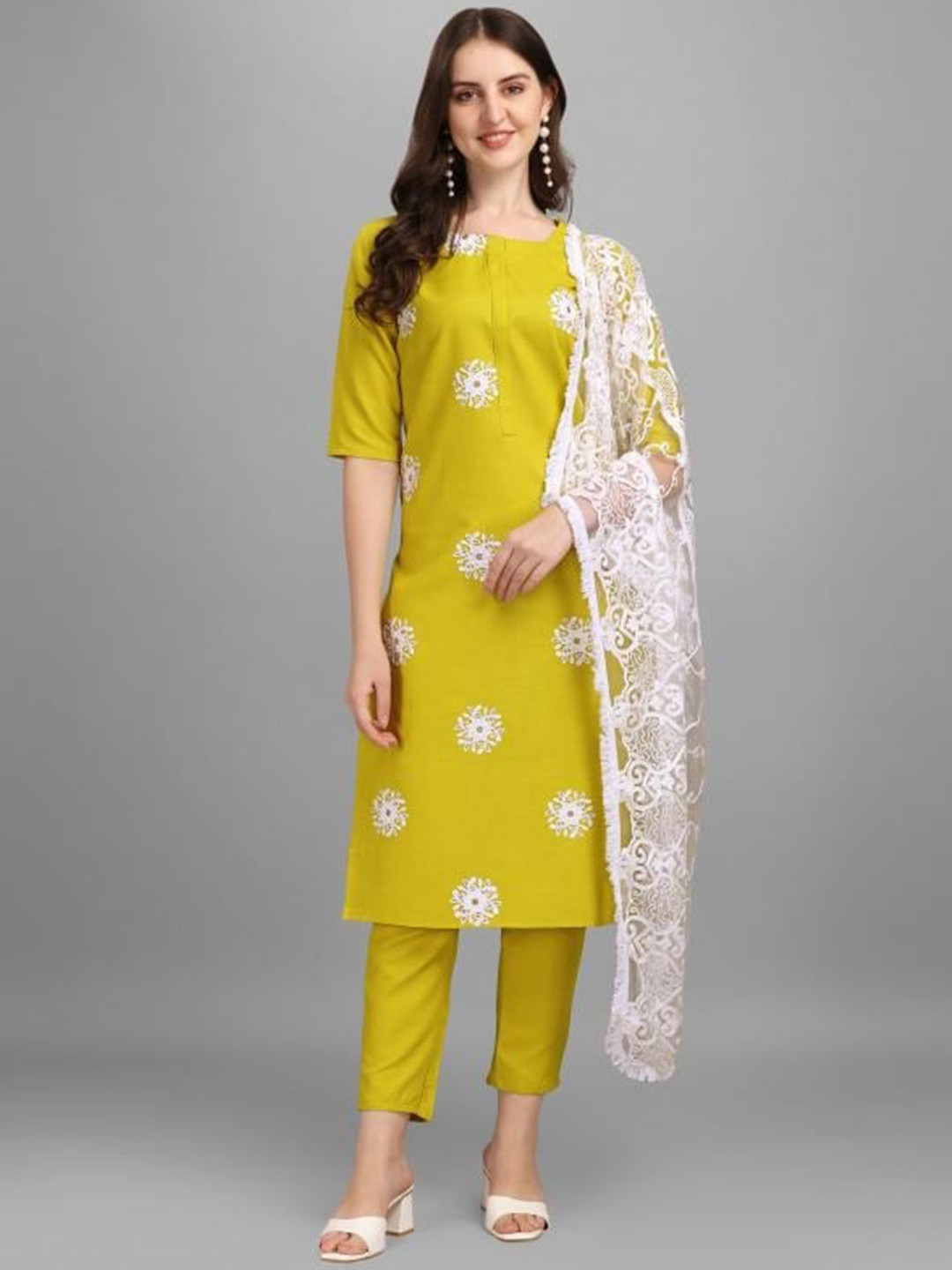 

YOYO Fashion Floral Embroidered Kurta With Trousers & Dupatta, Yellow