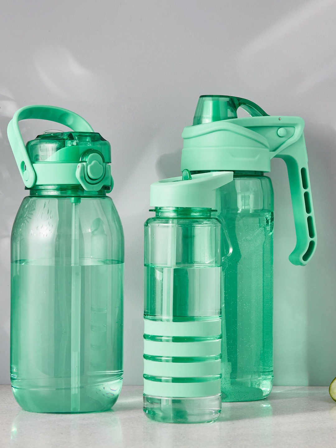 

Home Centre Green Sipper Bottle With Straw - 750ml