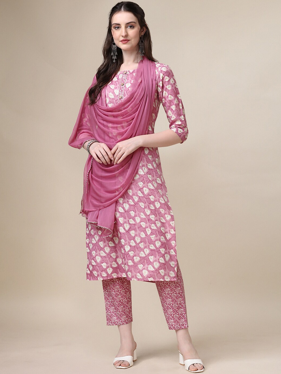 

Berrylicious Floral Printed Regular Pure Cotton Kurta With Trousers & Dupatta, Pink
