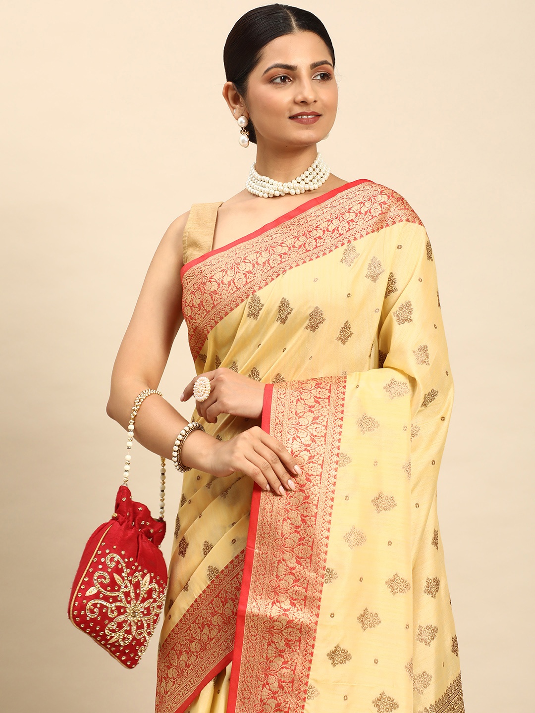 

Mitera Ethnic Motifs Saree, Yellow