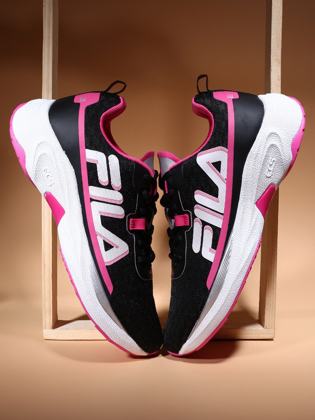 

FILA Women Mesh Running Marking Shoes, Black