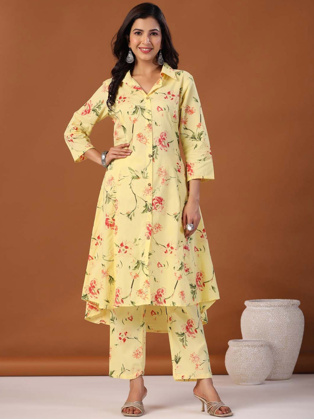 

Meena Bazaar Floral Printed Shirt Collar Kurta with Trousers, Yellow