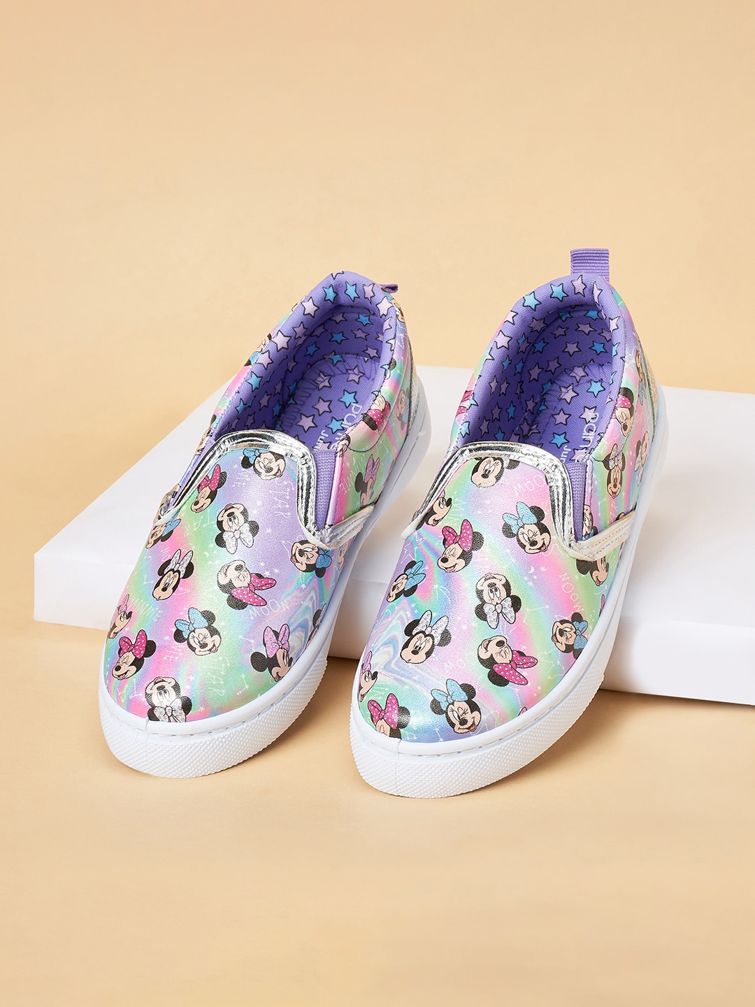 

Pantaloons Junior Girls Minnie Mouse Printed PU Slip-On Sneakers, Green