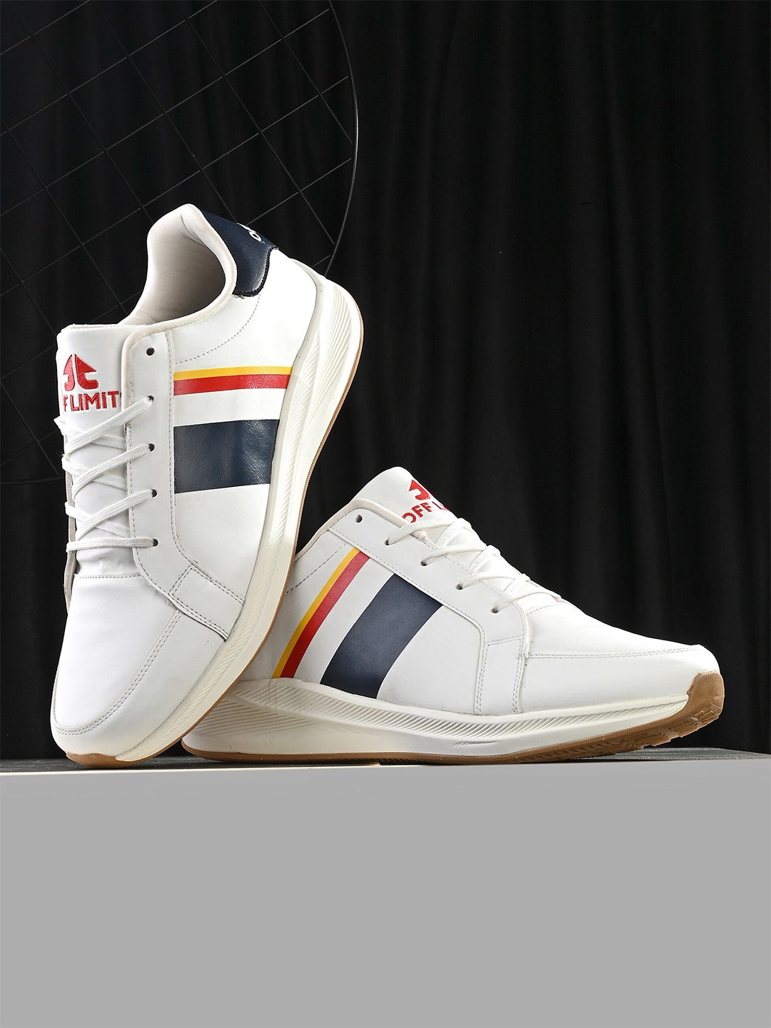 

OFF LIMITS Men Striped Non-Marking Training Shoes, Off white