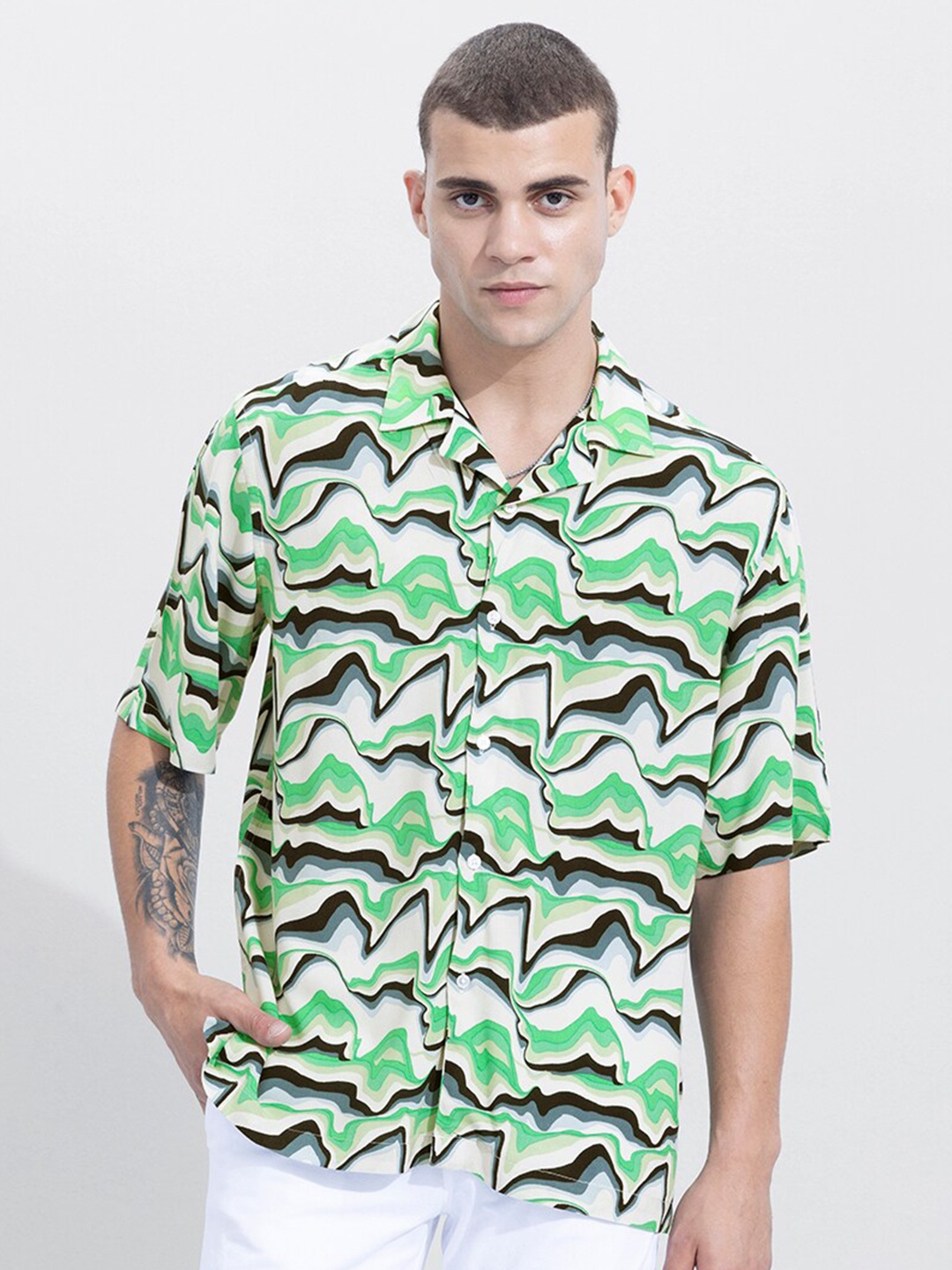 

Snitch Boxy Opaque Printed Casual Shirt, Green