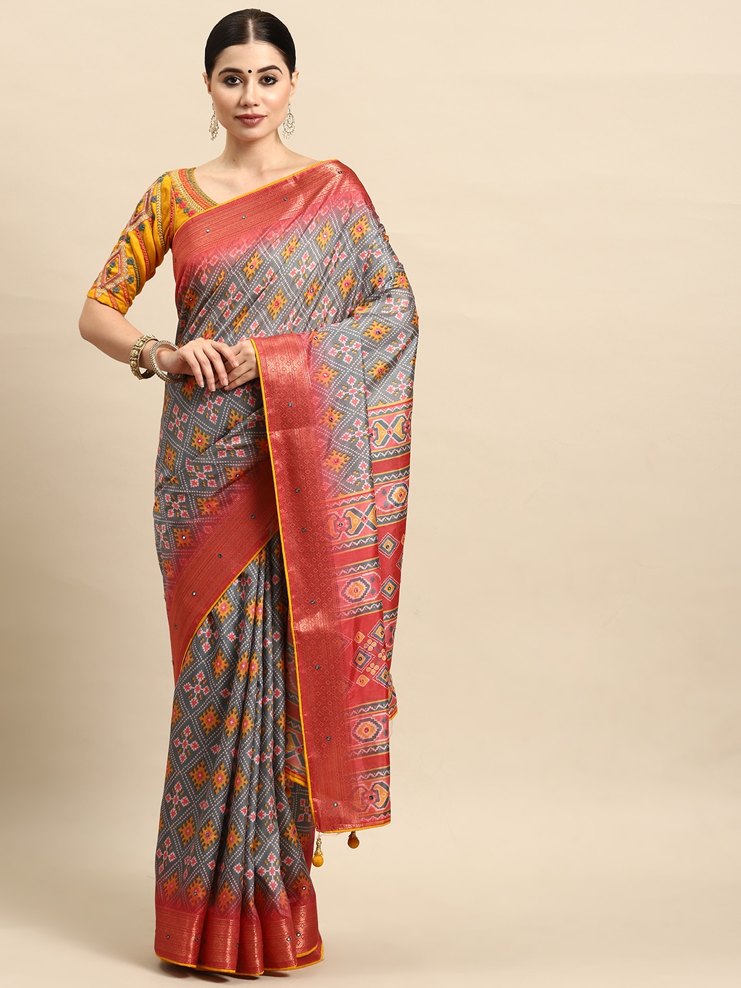 

MANOHARI Ethnic Motifs Printed Mirror Work Detail Art Silk Saree, Grey
