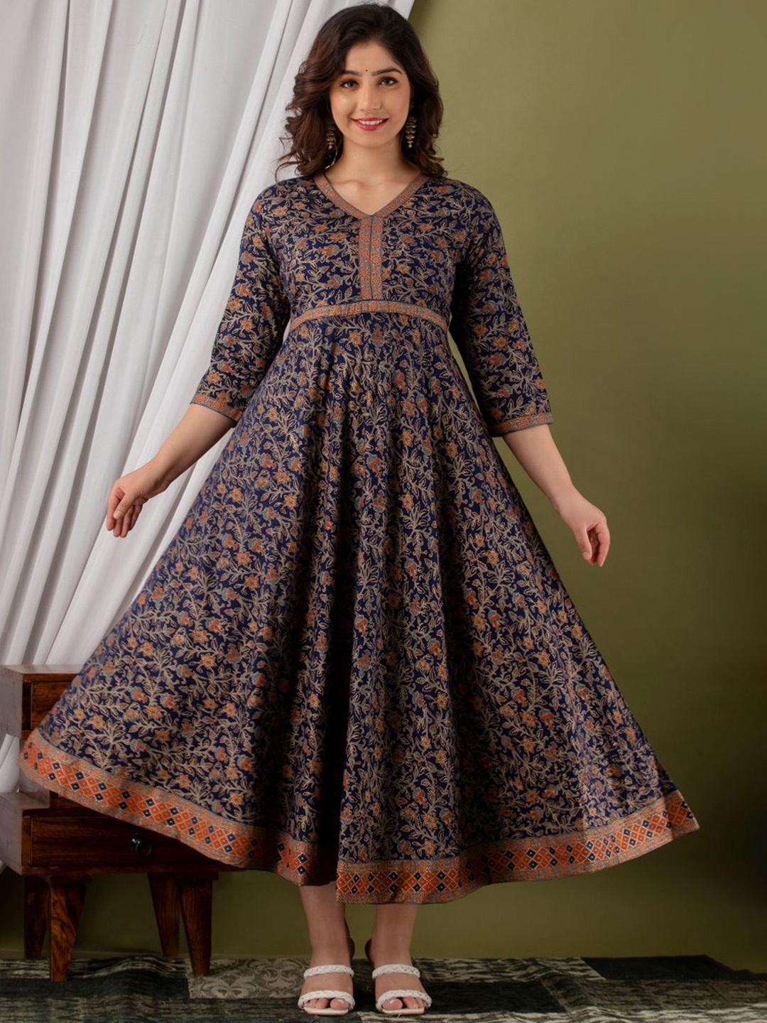 

KALINI Floral Printed V-Neck Empire Anarkali Kurta, Navy blue