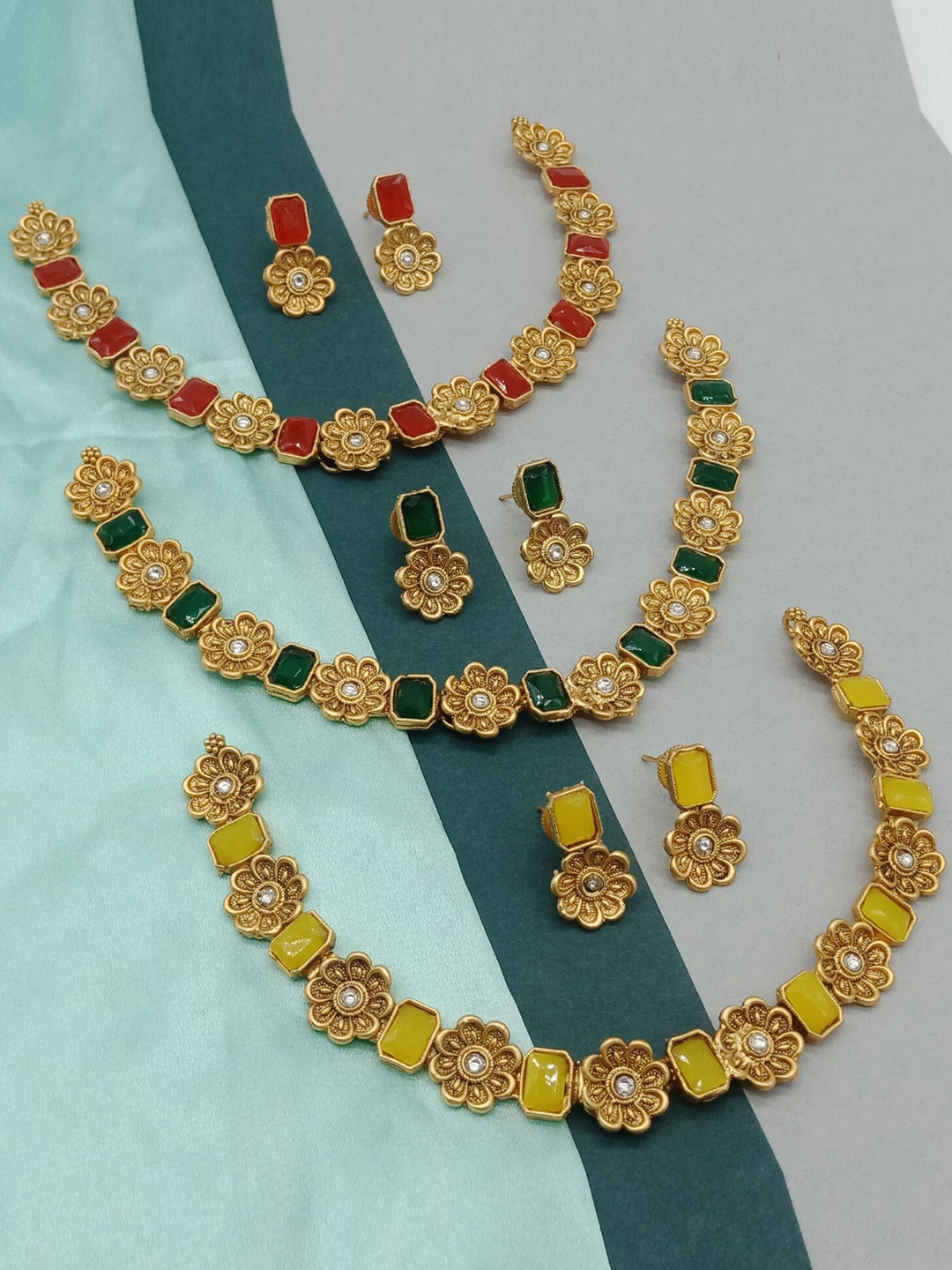 

AASHISH IMITATION Set Of 3 Gold-Plated Kundan-Studded & Stone Beaded Jewellery Set