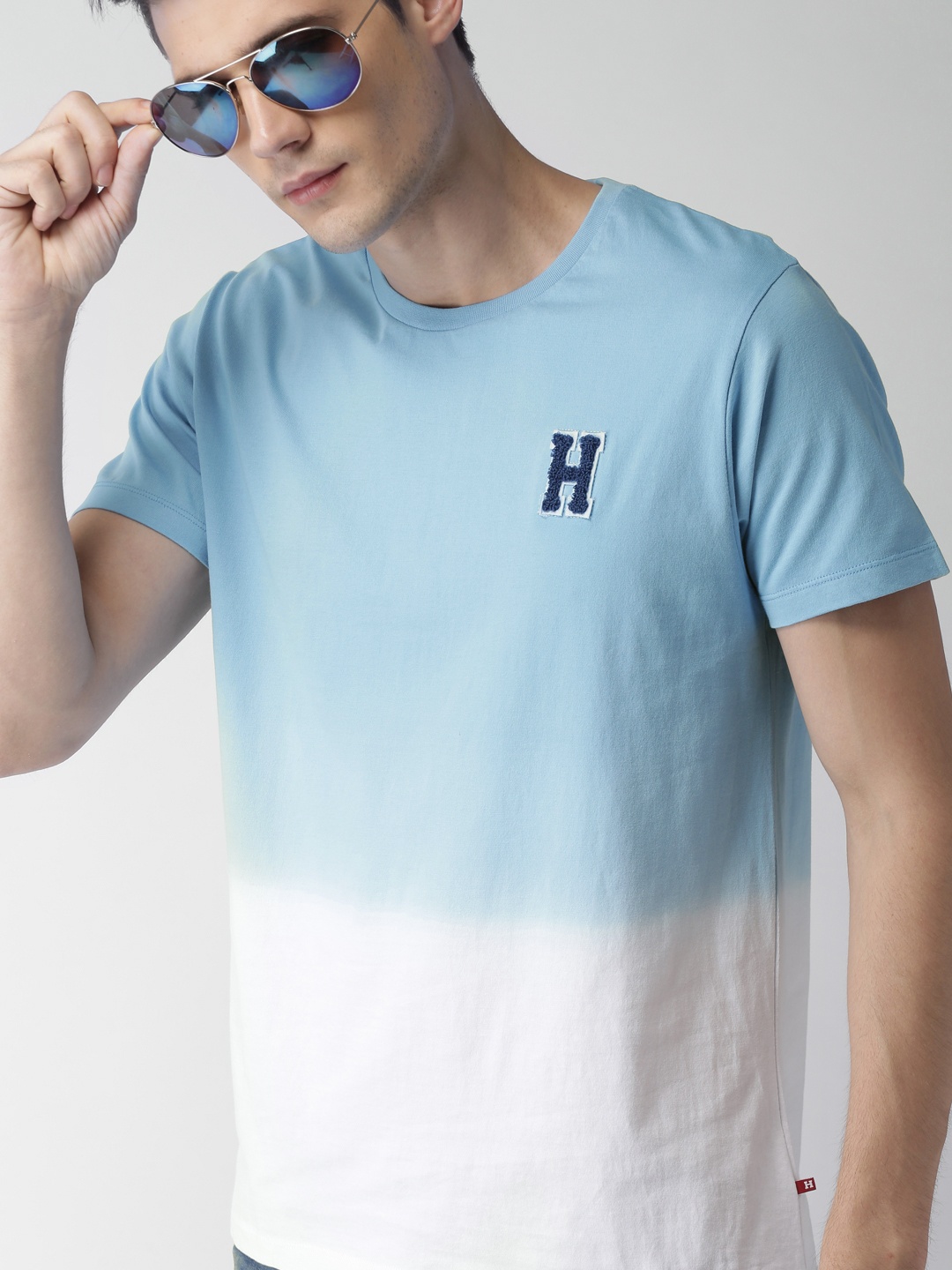 

Harvard Men Blue Colourblocked Round Neck T-shirt