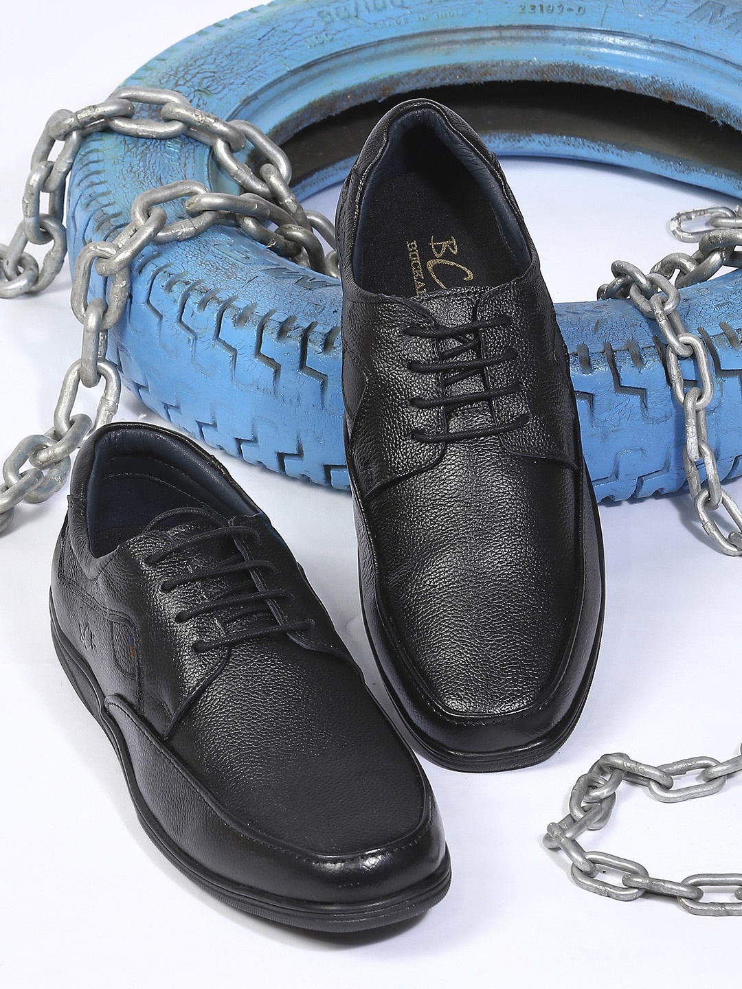 

Buckaroo Men Textured Leather Derbys, Black