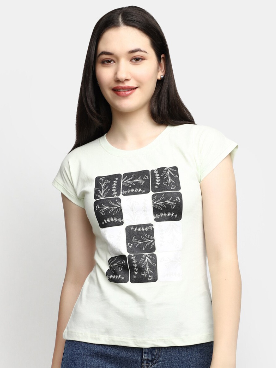 

V-Mart Graphic Printed Cotton T-shirt, Green